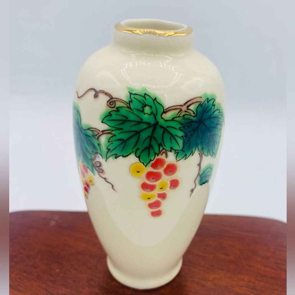 Vintage Miniature Homco Porcelain Cream Vase Grapevine Motif And Gold Accents